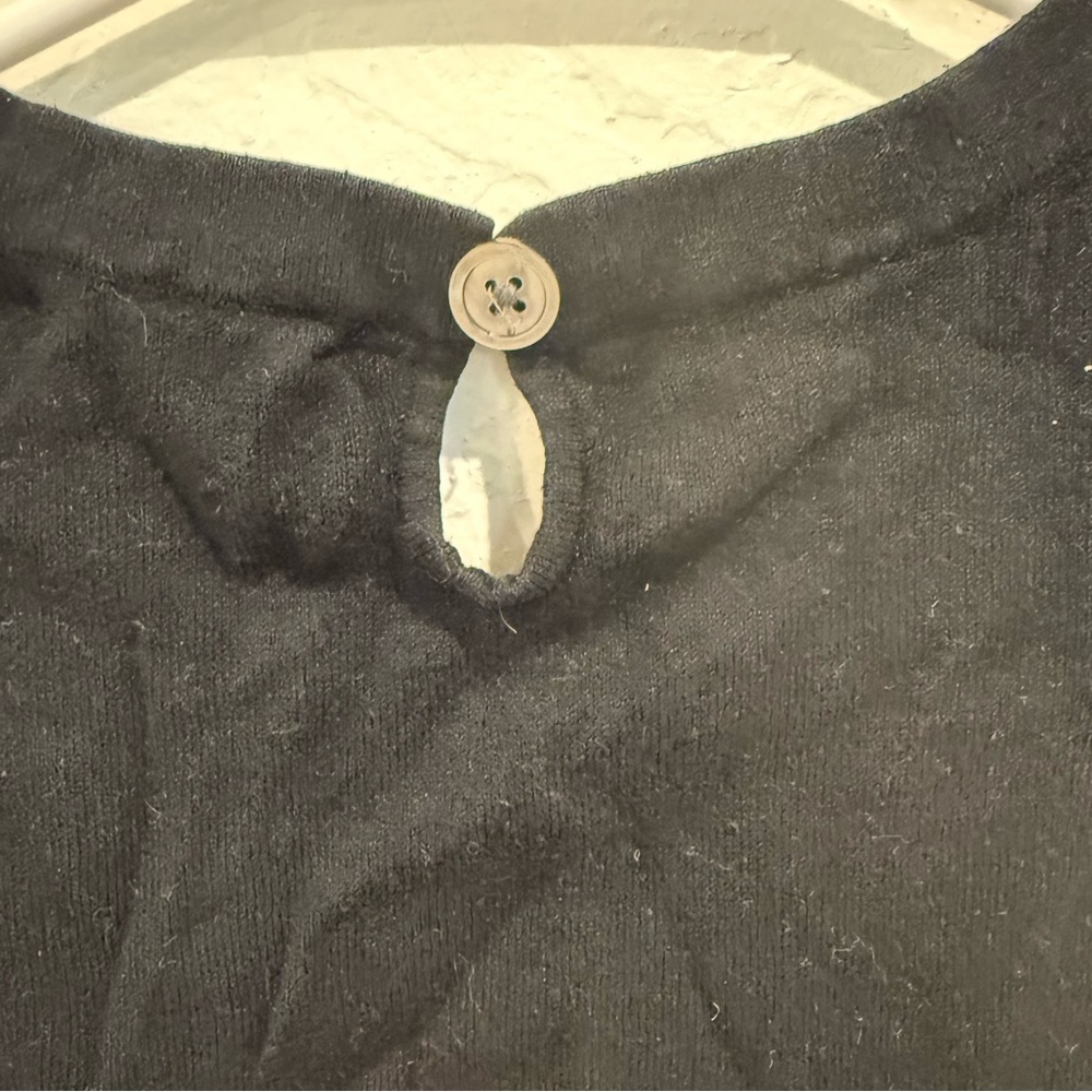 Banana Republic sweater tank in size L. - Picture 4 of 4
